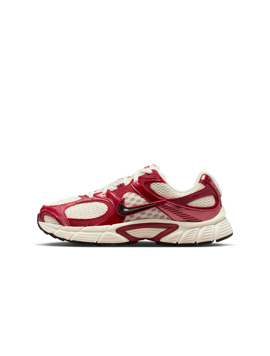 Nike Women's V5 Runner Valentine's Day lateral view