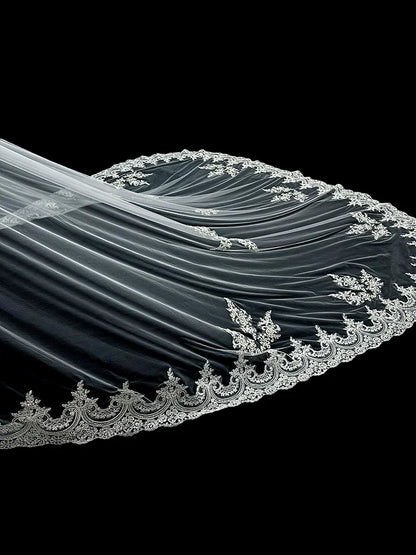 Luxury Long Large Trailing French Retro Lace Wedding Dress