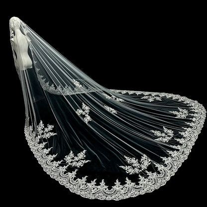 Luxury Long Large Trailing French Retro Lace Wedding Dress