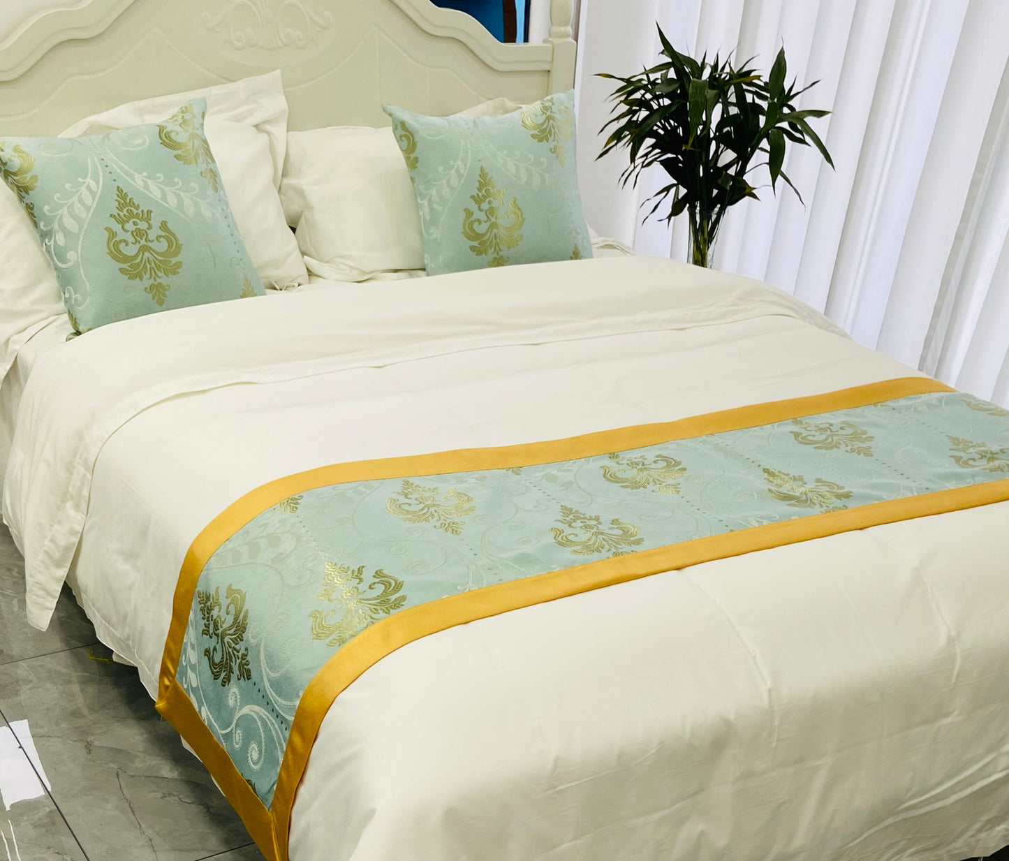 Luxury Hotel Room Removable and Washable Pillow Bed Cushion Cover & Bed Runners