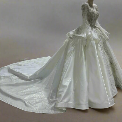 Charming Wedding Beading O-Neck Satin Bridal Dress Gowns Ruffles Long Sleeves