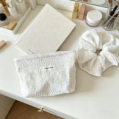 Elegant White Lace Makeup Bag Zippered Cosmetic Pouch Multi-purpose Lipstick Headphone Storage Travel