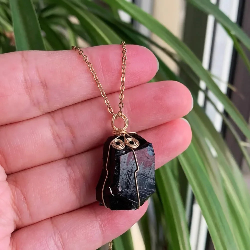 Natural Stone Pendant Necklace Small Rock Quartz Pendulum Amethysts Citrines Fluorite Pink Crystal Necklace for Women Healing