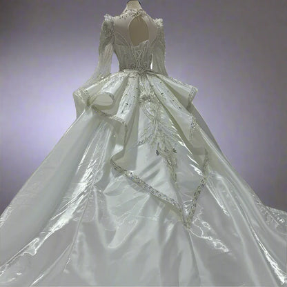 Charming Wedding Beading O-Neck Satin Bridal Dress Gowns Ruffles Long Sleeves