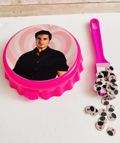 Fichero De Loteria Con Pala Magnética Y 50 Fichas De Chayanne Monedas/Fichas