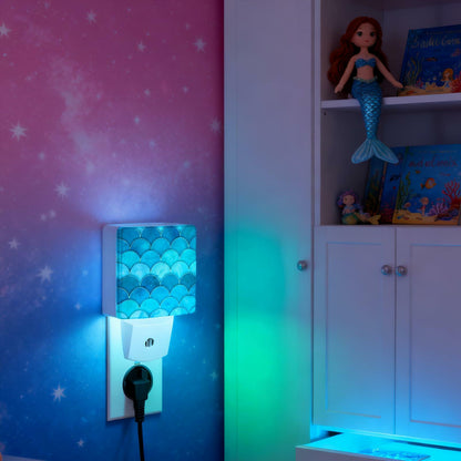 Caifujiqi Night Light Plug-in Dusk to Dawn Sensor White LED Plastic Modern